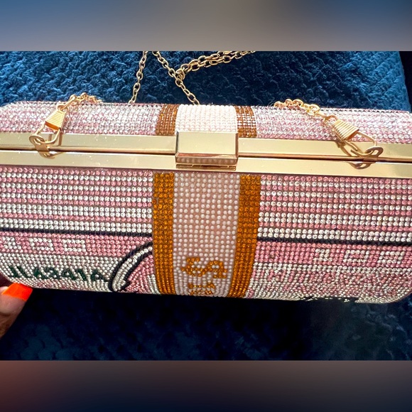 Fancy diverse purse or clutch. Wear it either way. EXCELLENT CONDITION - Picture 2 of 8